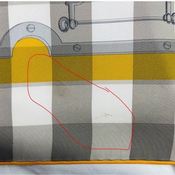 HERMES Scarf carre Mors et gourmettes Yellow Multi 100% Silk Made in France - Picture 12 of 16